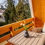 Finnhuette In Freest Mit Sauna Und Umzaeunten Grundstueck בית נופש Kröslin