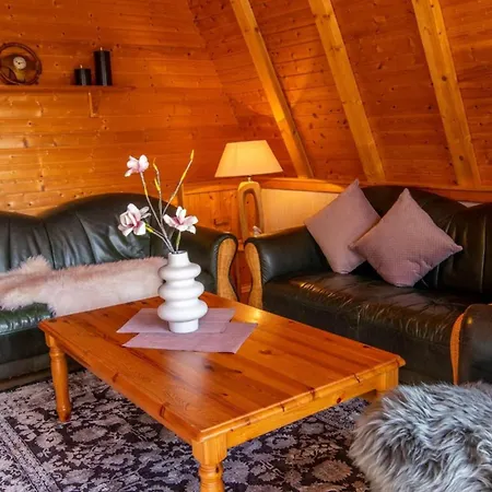 Finnhuette In Freest Mit Sauna Und Umzaeunten Grundstueck بيت للعطل