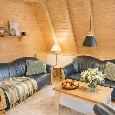 Finnhuette In Freest Mit Sauna Und Umzaeunten Grundstueck بيت للعطل