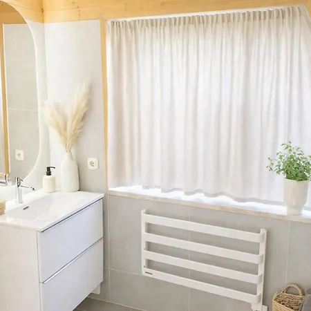 Finnhuette In Freest Mit Sauna Und Umzaeunten Grundstueck בית נופש Kröslin